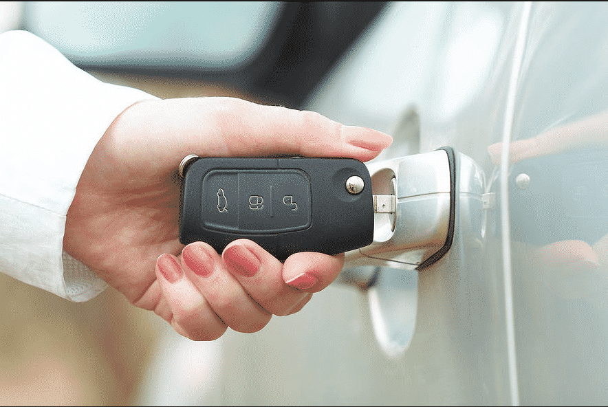 ¿El control remoto del automóvil no funciona? l