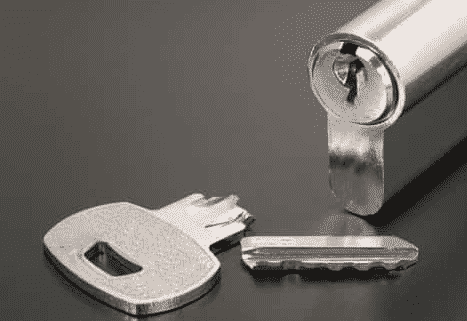 ¿Puede un cerrajero arreglar una llave rota? II